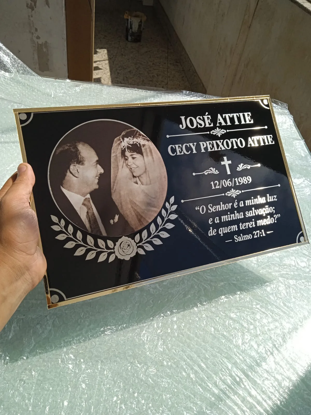 Placa de túmulo personalizada para casal com foto e homenagem
